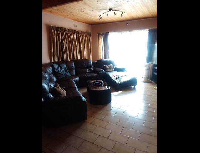 3 BEDROOM HOUSE FOR SALE IN BIRCH ACRES